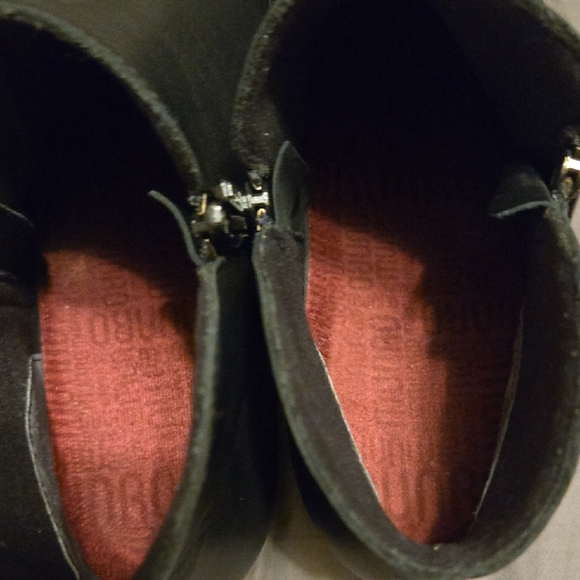 Munro Black Ankle Boots - Picture 7 of 8